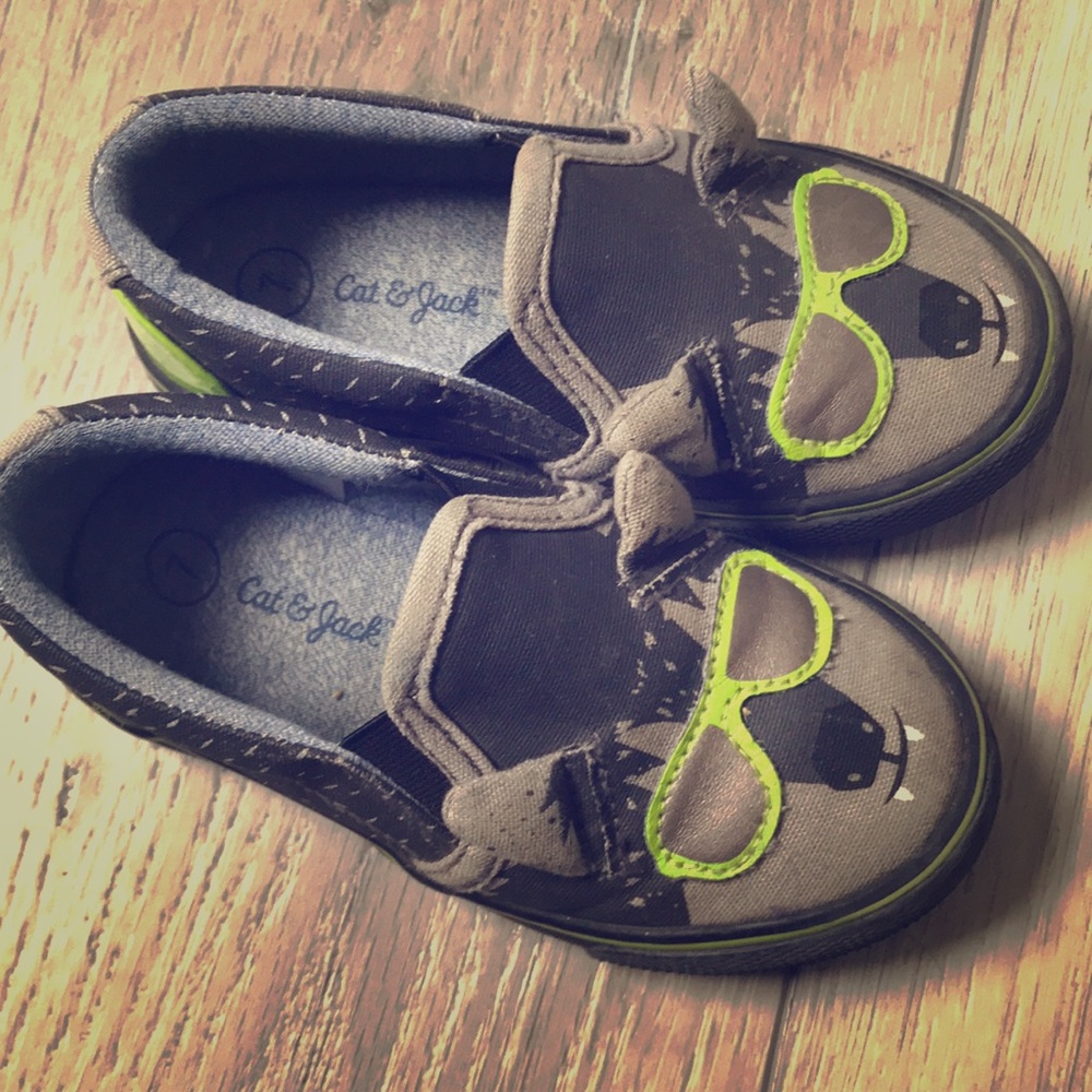 Cat and jack “Wolfie” shoes .....